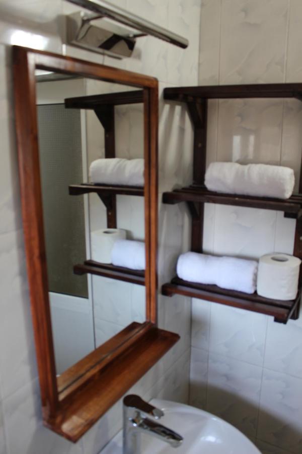 Yuri Guest House Gjirokastër Esterno foto